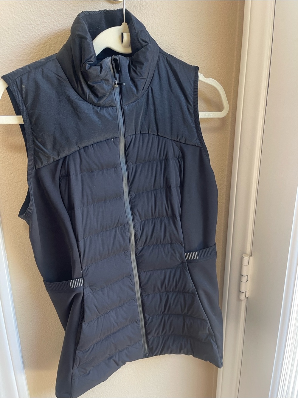 lululemon athletica Black Quilted Stretch Side Vest